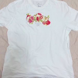 Nike tee